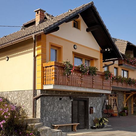 Apartamento Tourist Farm Skrbina Otočec Habitación foto