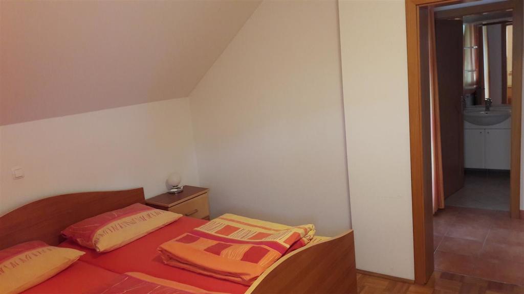 Apartamento Tourist Farm Skrbina Otočec Exterior foto