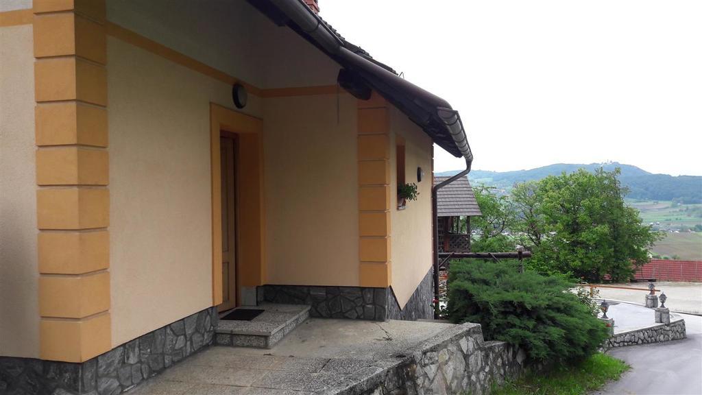 Apartamento Tourist Farm Skrbina Otočec Exterior foto