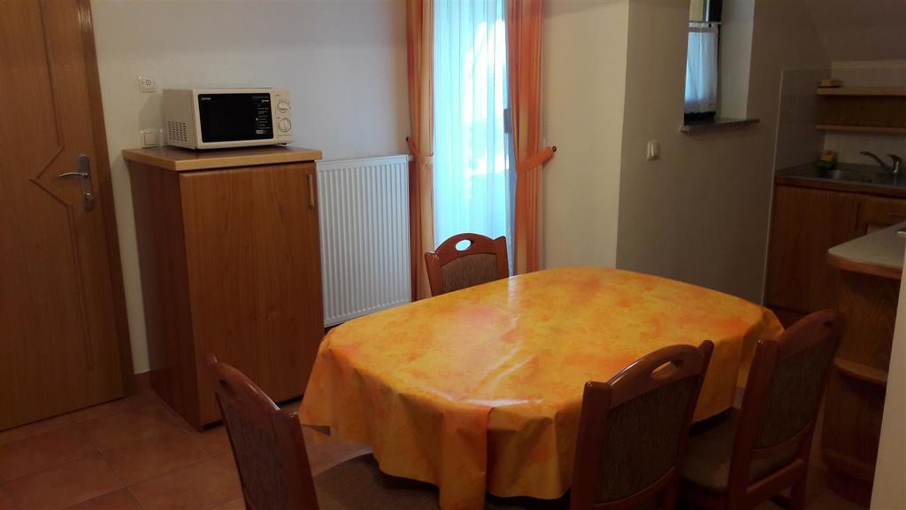 Apartamento Tourist Farm Skrbina Otočec Exterior foto